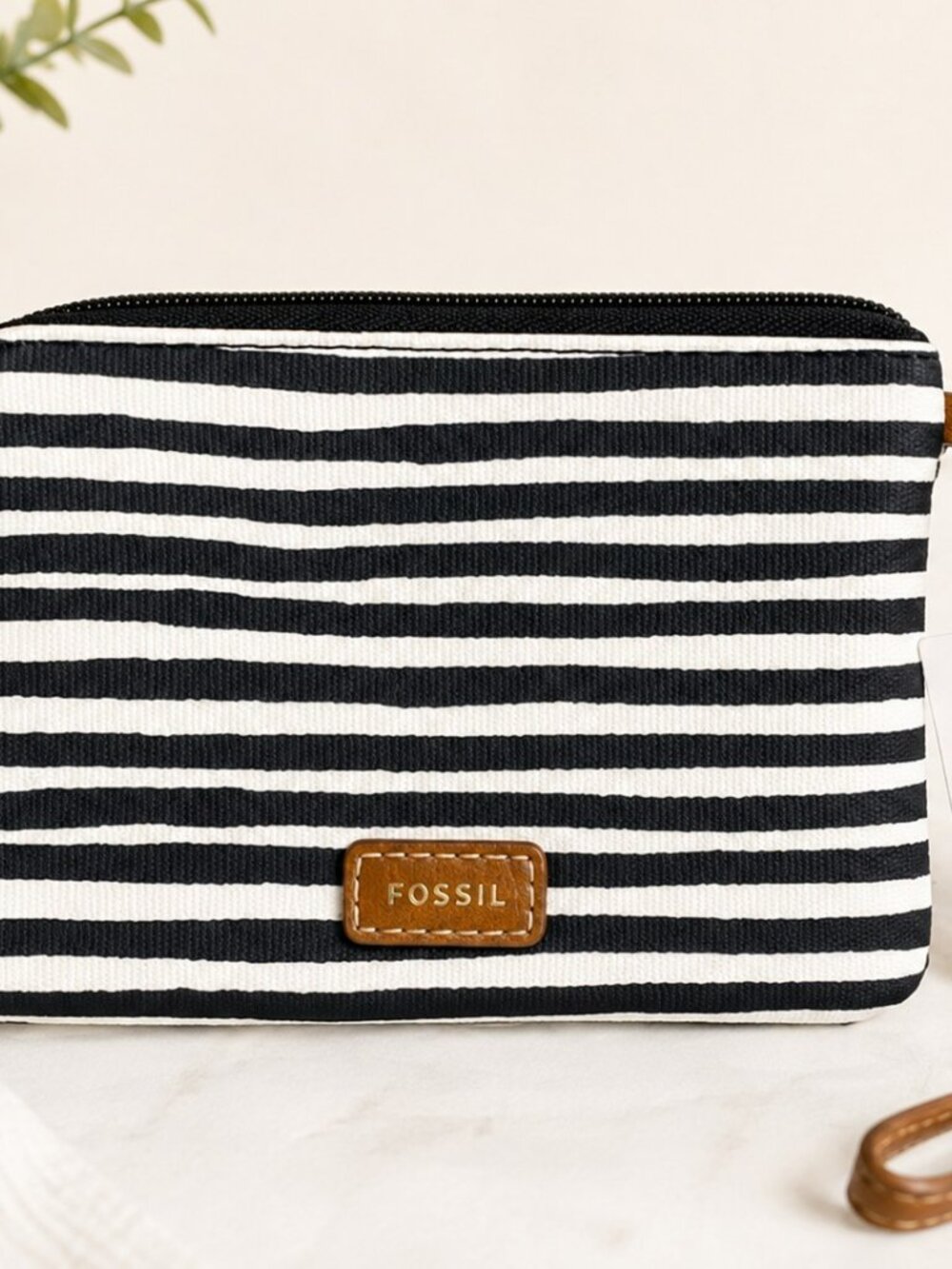 Fossil Eliza Black White Stripe Wristlet Wallet NWT